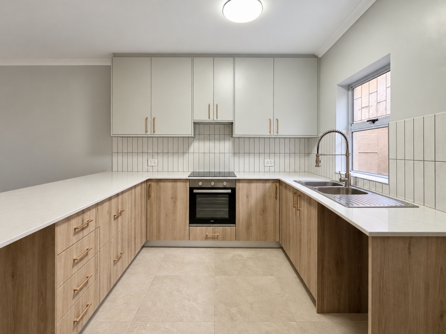 2 Bedroom Property for Sale in Brackenfell Central Western Cape